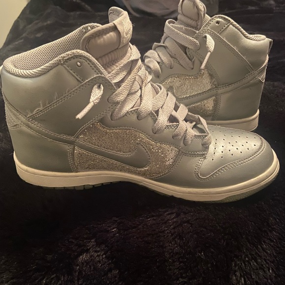 Silver nike dunks - Picture 4 of 4